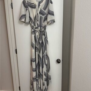 Chic Black and White Patterned button front Maxi Dress.  Size 2